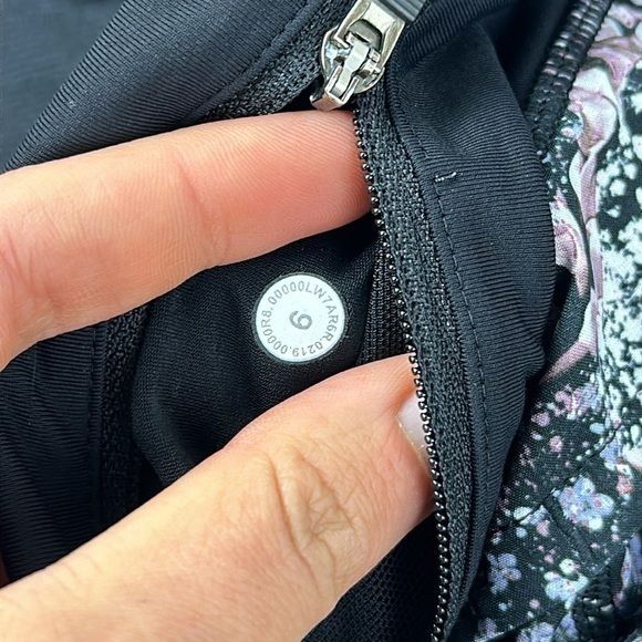 Lululemon Speed Up Short *2.5" Floral Spritz Multi / Black - Picture 5 of 5
